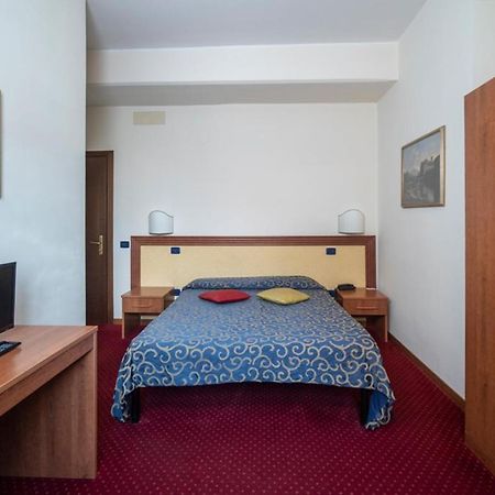 Hotel Italia & Lombardi Montefiascone Exterior foto