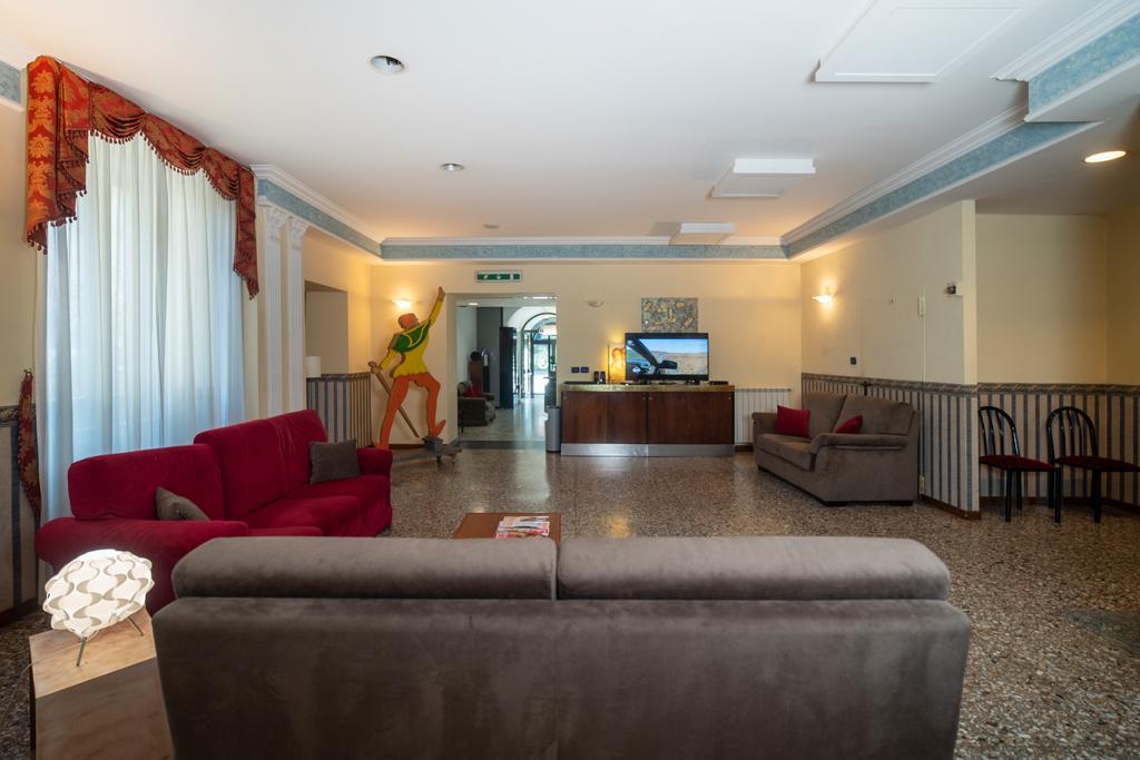 Hotel Italia & Lombardi Montefiascone Exterior foto